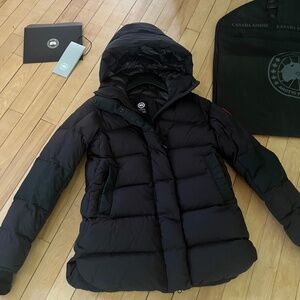 SOLD 🔥AUTHENTIC CANADA GOOSE ALLISTON COAT
